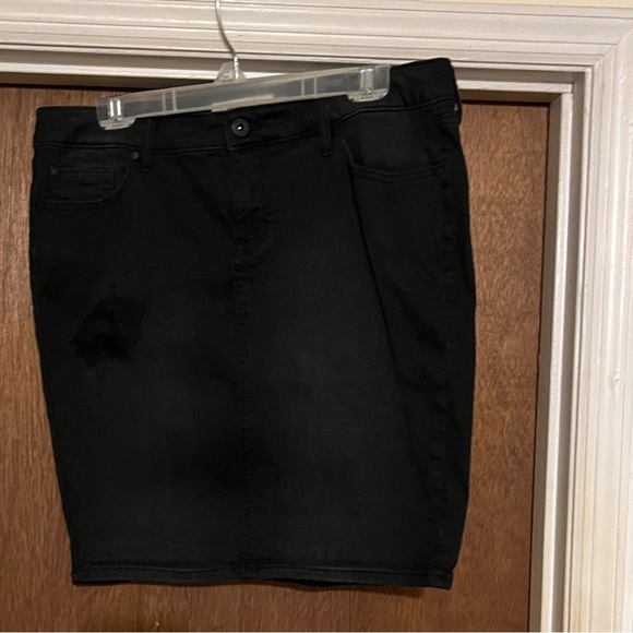 Torrid Black Mini Skirt​ - Picture 2 of 3